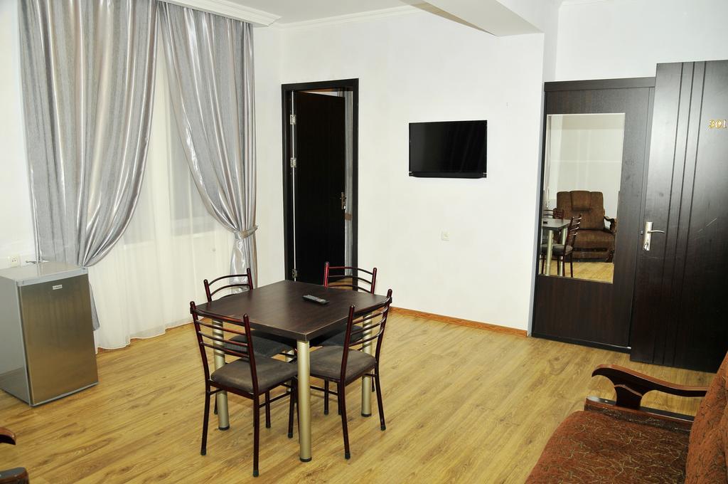 Alma-Ata Hotel Borjomi Cameră foto